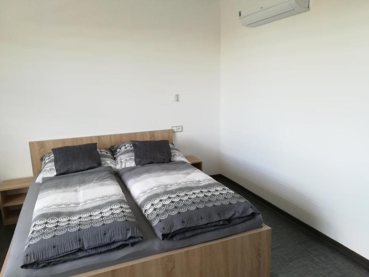 Penzion Šápara Velké Bílovice Esterno foto